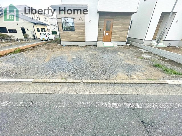 水戸市吉沢町5期　2号棟　新築戸建の駐車場