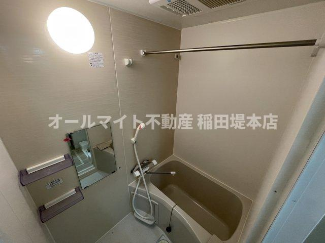 川崎市麻生区高石３丁目のアパートの浴室