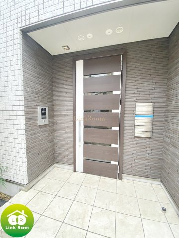 ラシーネ菊川のエントランス