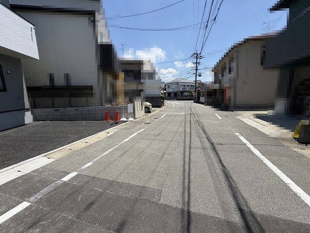 【その他】 | 春日市紅葉ヶ丘西3丁目第9　1号棟（全1棟）【仲介手数料無料・0円】 | 現地写真。前面道路です。
