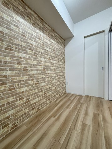 壁紙の色は部屋によって違います。