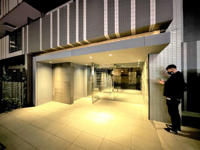 ARTESSIMO GREASのエントランス
