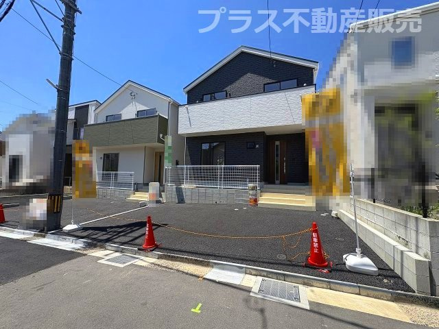 【外観】 | 春日市紅葉ヶ丘西6丁目第8　2号棟（全2棟）【仲介手数料無料・0円】 | 現地写真。プラス不動産販売なら、現場の全ての棟をまとめてご見学頂けます。