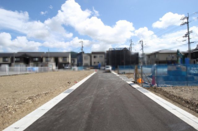 鴨部　建築条件付き　売土地　8号地（全8区画）の前面道路含む現地写真