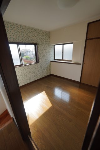 東松山市加美町戸建ての洋室|2F南東側洋室