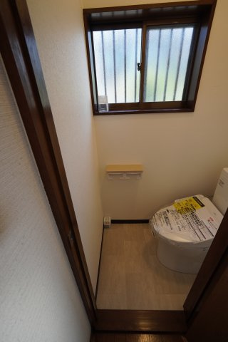 東松山市加美町戸建てのトイレ|トイレも新品でTOTOのウォシュレット付きです