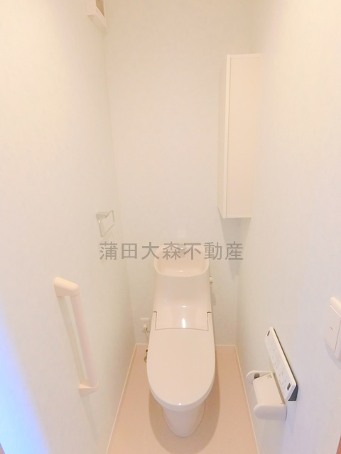 フロイデIのトイレ|3階のトイレ　温水洗浄便座付き