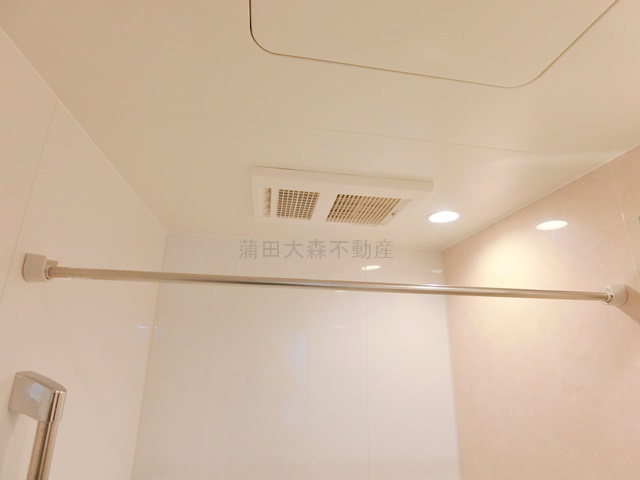 フロイデIの浴室