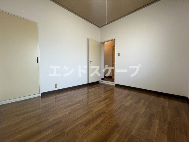 レナジア筑縄の洋室|高崎、前橋のお部屋探しはエンドスケープまで！お客様の理想お聞かせ下さい♪
