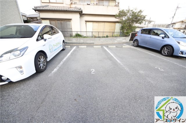 ジュエルハイムの駐車場|駐車場があるので、車を買う予定の方も安心です