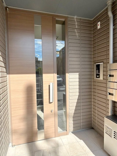 メゾーネ田無のエントランス