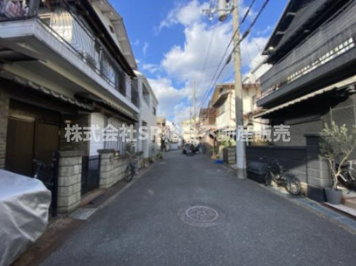東鴻池町5丁目中古戸建の前面道路含む現地写真|弊社は中古戸建のご紹介、その後のリフォームのご提案、
賃貸物件のご紹介、すべてご対応可能です。
お客様にあったプランをご提案致します。
まずはお問合せ下さいませ。