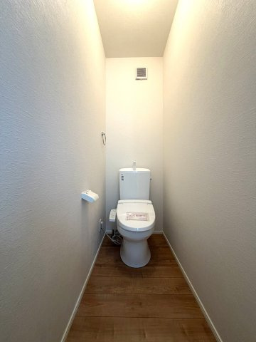 静岡市駿河区寿町3期　全2棟のトイレ|各階にトイレがあるため、朝の支度もスムーズにすすみます。