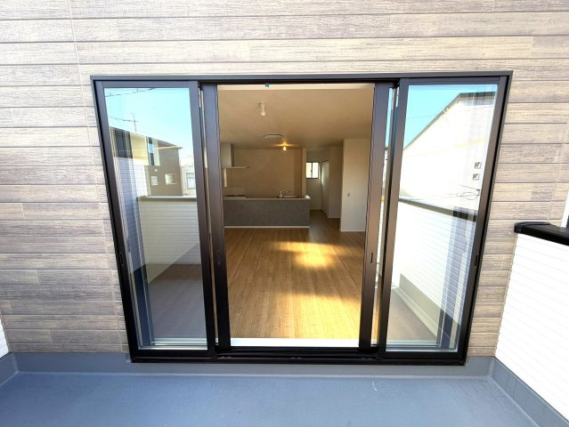 静岡市駿河区寿町3期　全2棟のバルコニー