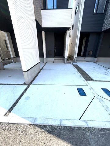 静岡市駿河区寿町3期　全2棟の駐車場