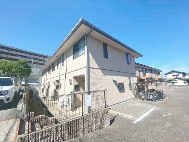 すみれテラスD棟の外観