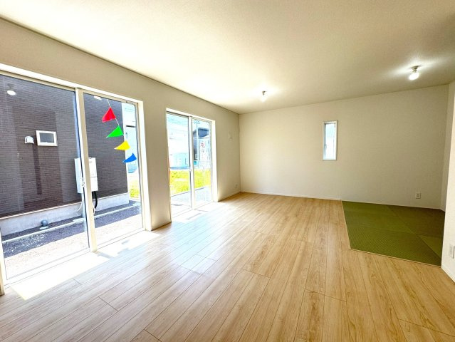 新築戸建て　清水町伏見第７　全５棟　１号棟の居間・リビング|ご家族の素敵な時間をお過ごしください♪