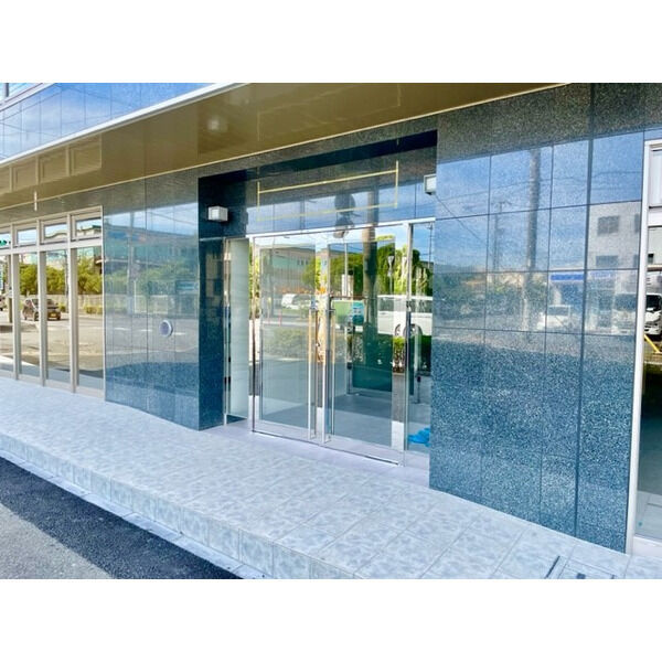 東京STOMACHのエントランス