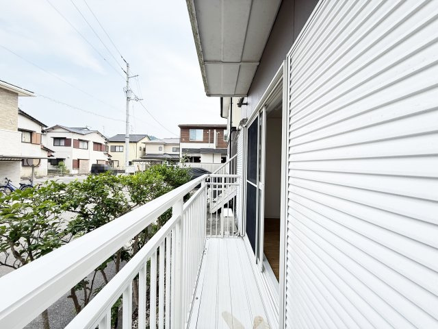 神田縄ハイツ D棟のバルコニー