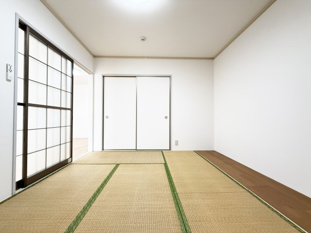 神田縄ハイツ D棟の和室