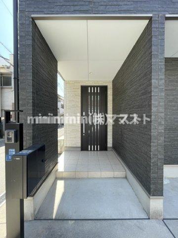 千本中2丁目貸家のエントランス