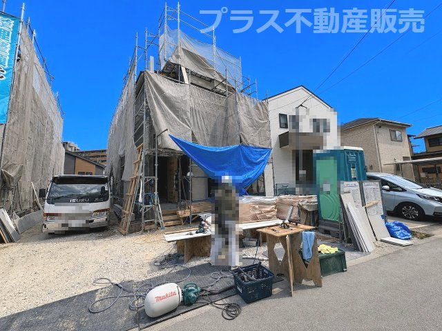 【外観】 | 春日市桜ヶ丘6丁目2期　3号棟（全4棟）【仲介手数料無料・0円】 | 現地写真。プラス不動産販売なら、現場の全ての棟をまとめてご見学頂けます。