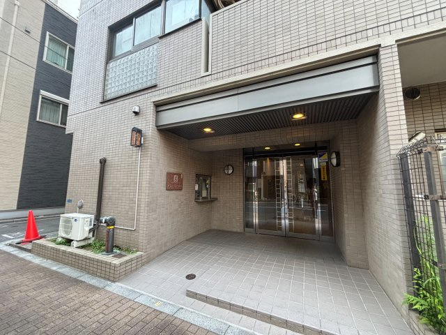 グランベル上野の杜のエントランス