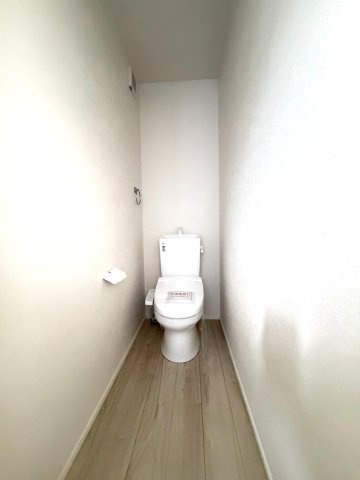 静岡市駿河区寿町3期　全2棟のトイレ|各階にトイレがあるため、朝の支度もスムーズにすすみます。