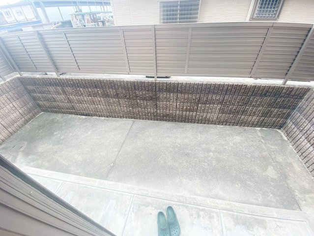すみれテラスF棟の庭