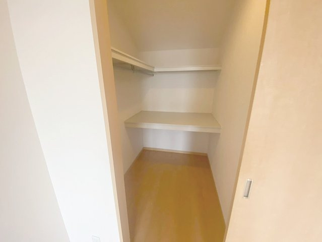 すみれテラスF棟の収納