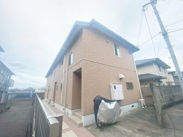 すみれテラスF棟の外観