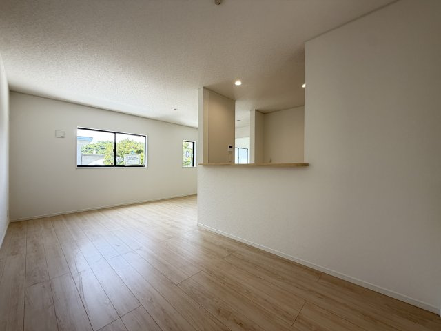 糸満市南波平　第2（全4棟）3号棟の居間・リビング|3号棟　LDK16.5帖♪