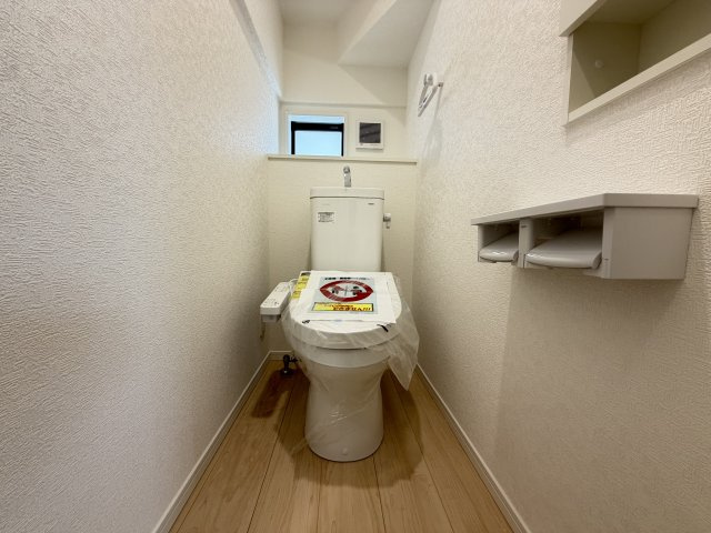 糸満市南波平　第2（全4棟）3号棟のトイレ|3号棟　温水洗浄便座♪