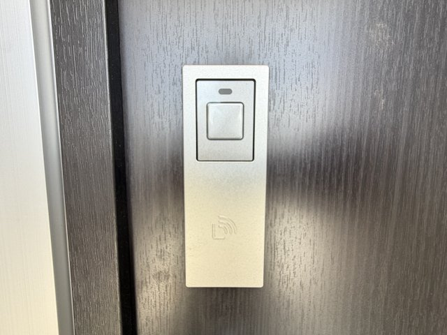 糸満市南波平　第2（全4棟）3号棟の玄関|3号棟　スマートキー付き♪