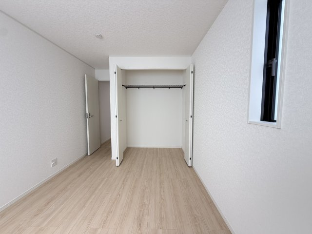 糸満市南波平　第2（全4棟）3号棟の収納|3号棟　洋室6.5帖＋CL付き♪