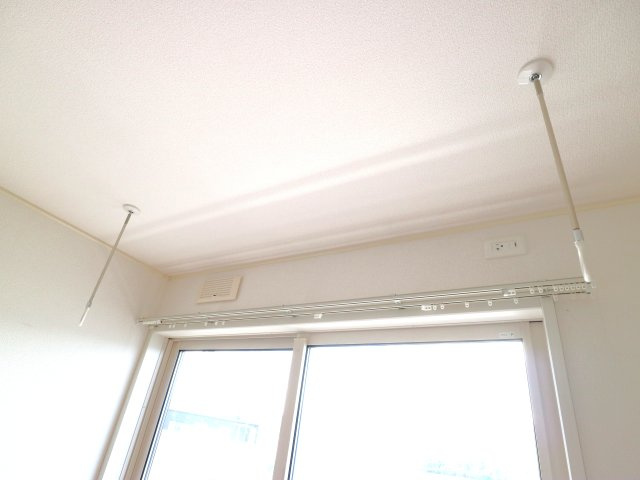 シャルマンドミールの設備|室内物干し　※他号室の写真です