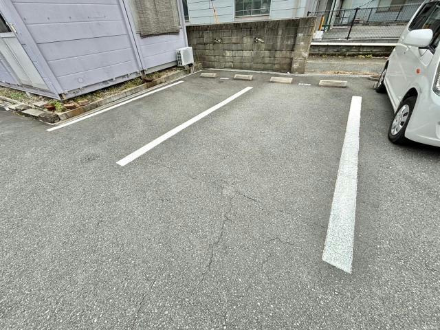 ハーモニーコートの駐車場