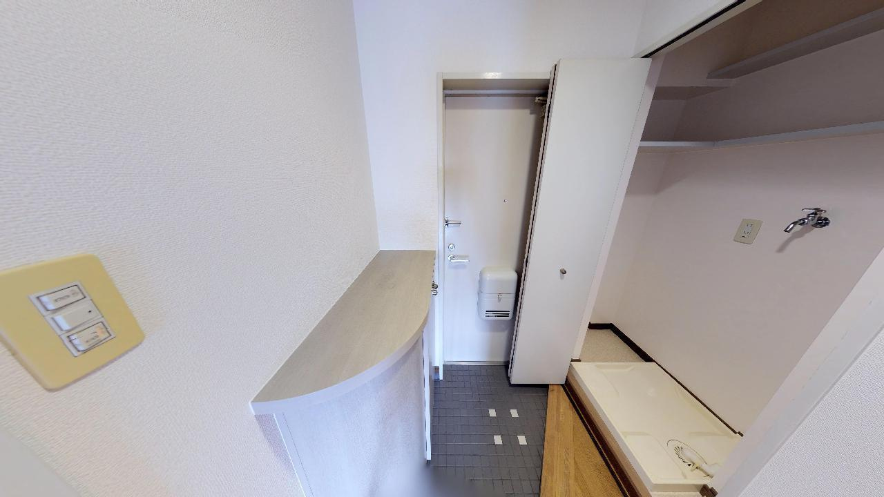 ウイングビルの玄関
