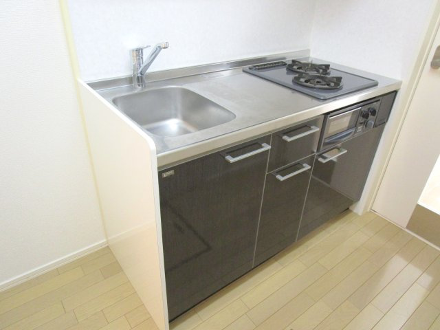 ルミエール下北沢のキッチン|単身には十分なキッチンです