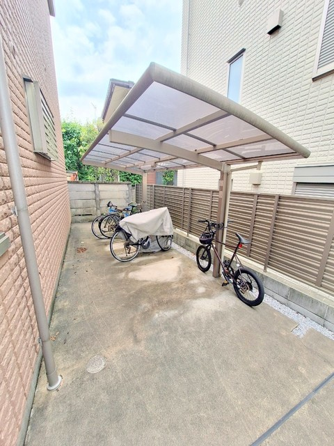ルミエール下北沢のその他共用部分|★屋根付き駐輪場★