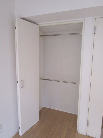 ルミエール下北沢の収納|使い勝手のいい多機能クローゼット