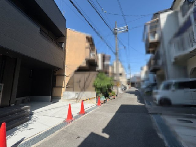 向日市寺戸町山縄手の前面道路含む現地写真|前面道路とは高低差なし、車の駐車も楽そうです！！