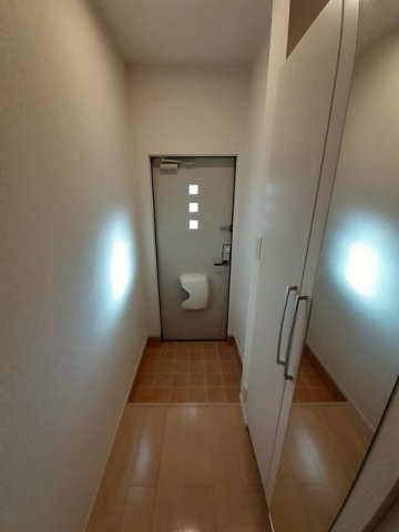 ジュネスの玄関