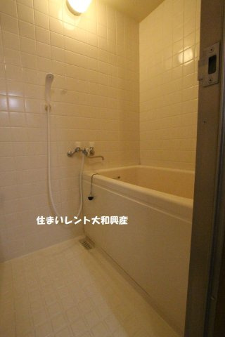ロイヤルハウス2の浴室