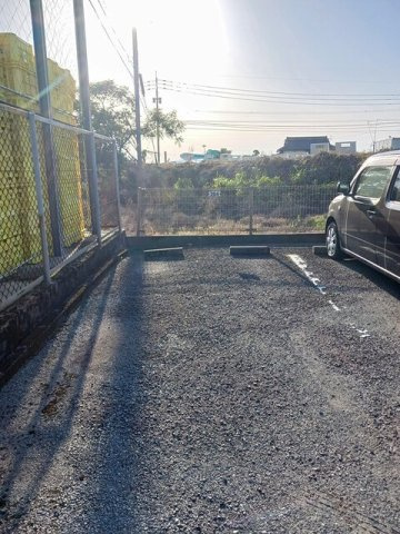 サンハイツ三潴の駐車場