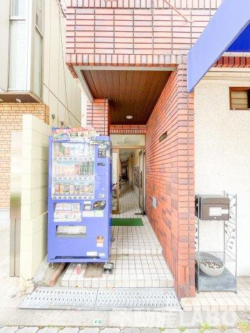 帝塚山ハイツのエントランス