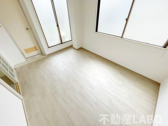 帝塚山ハイツの洋室