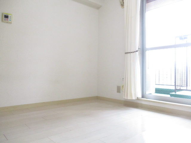 朝日プラザ一番町の洋室