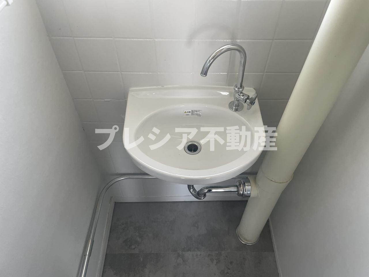 明舞第一団地2号棟の洗面所