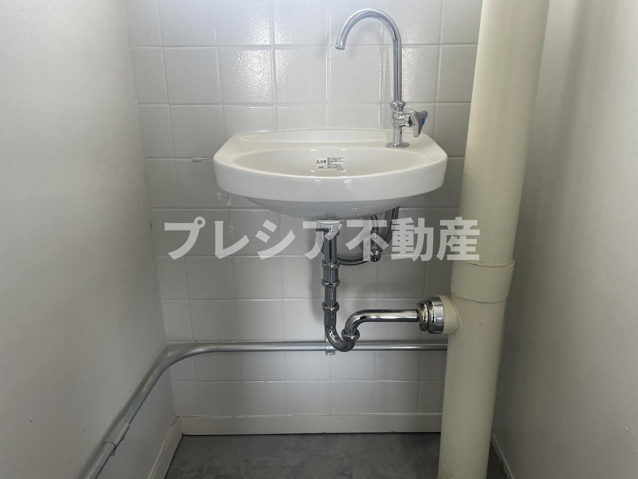 明舞第一団地2号棟の洗面所